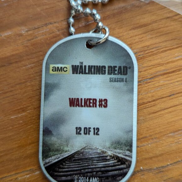 Rare holographic Walking Dead dog tag - Picture 2 of 4